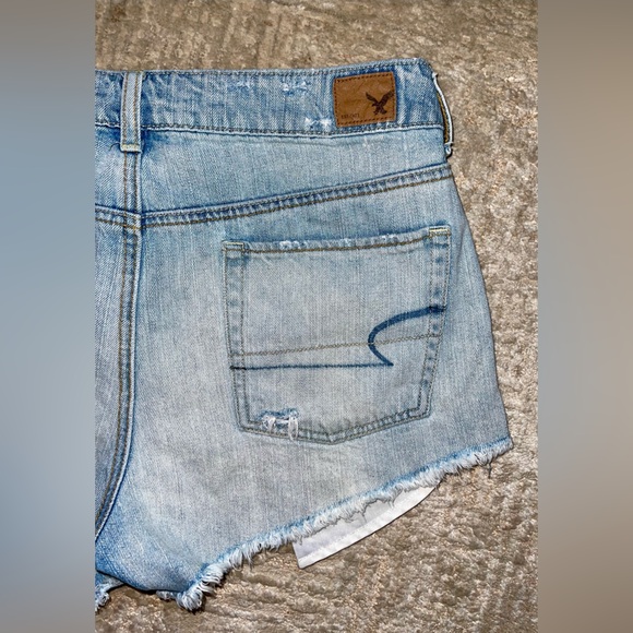 3/$25 LIKE NEW 𝑨𝒎𝒆𝒓𝒊𝒄𝒂𝒏 𝑬𝒂𝒈𝒍𝒆 Jean Shorts - Picture 9 of 15